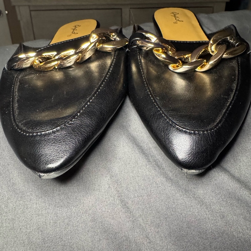 Qupid Black Mules with Gold Chain Accent Size 7 - Picture 8 of 8
